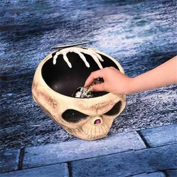 0953c3978bb2776b3b1cd4deb22ffd6c.jpg Skull Head Scary Eye Halloween Candy Bowl with Moving Hand