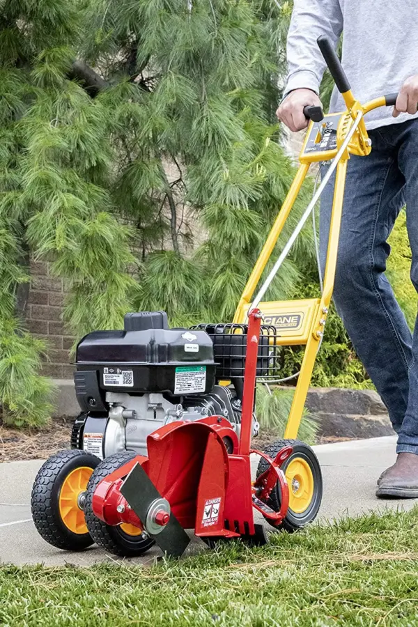 32E7B8A3-D79B-BCA4-E044-E1647002B04C.webp 101-5.5GT-7Gas Powered Lawn Edger. 5.50 Gross Torque/3.5 HP B&S Engine 7′′ Wheels