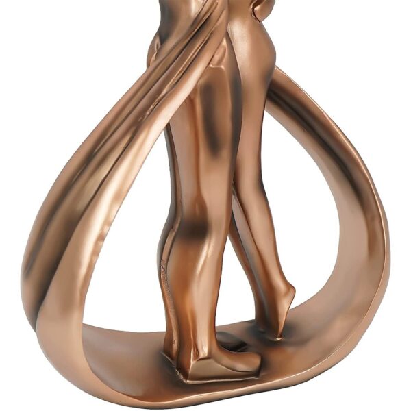 5150b17f0c61b4355732d924929decfa.jpg Romantic abstract passion hug kiss affectionate couple statue