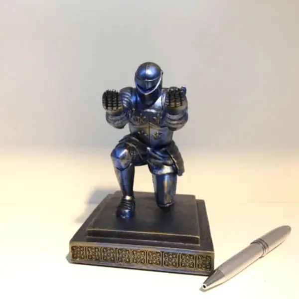 Knight Pen Holder
