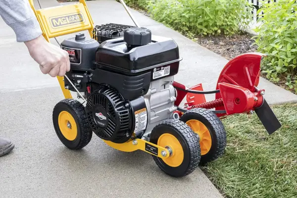 952C3563-D4FA-6C5C-4189-F4E4628026A7.webp 101-5.5GT-7Gas Powered Lawn Edger. 5.50 Gross Torque/3.5 HP B&S Engine 7′′ Wheels