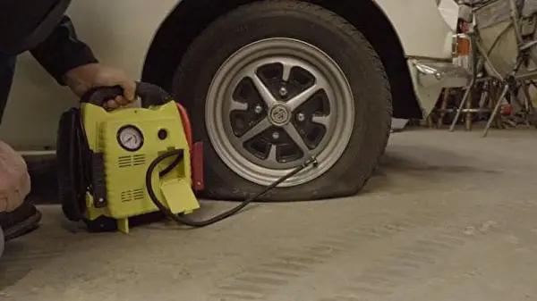 A64E703F-D2A1-CDD9-D0F1-3A7D1AC7BCBD.webp W1665 900 amp Jump Starter. Inflator