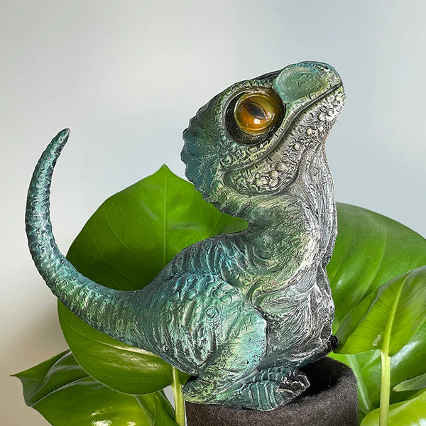 NEW BORN VELOCIRAPTOR - JURASSIC PARK/WORLD